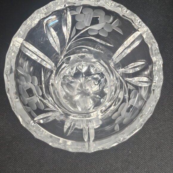 Small 3 Footed Crystal Floral Etched Posy Vase Mid Century Glass Elegant Home - Picture 8 of 11